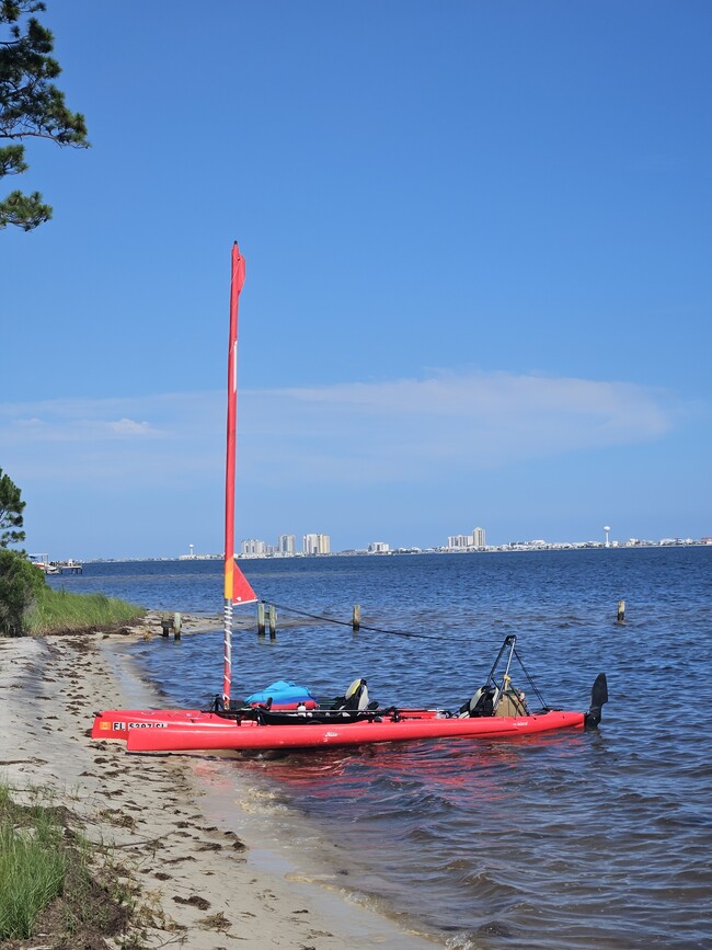 1770 Sound Haven Ct in Navarre, FL - Foto de edificio - Building Photo