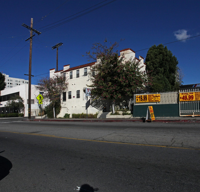 4563 W Fountain Ave in Los Angeles, CA - Building Photo - Building Photo