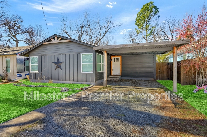 204 N Holly Ave in Sherman, TX - Building Photo