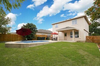 140 Opal Lake Dr in Kyle, TX - Building Photo - Building Photo