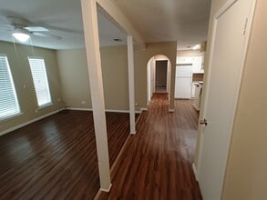 622 Billie Ruth Ln in Hurst, TX - Foto de edificio - Building Photo