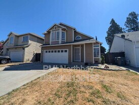 317 Ridgecrest Cir in Suisun City, CA - Building Photo