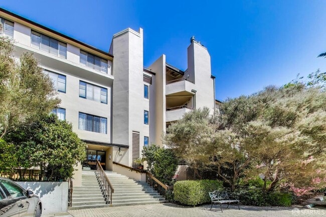208 N Lake Merced Hills in San Francisco, CA - Building Photo - Building Photo