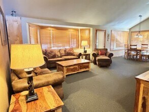 27 Gannet Ln in Sunriver, OR - Building Photo - Building Photo