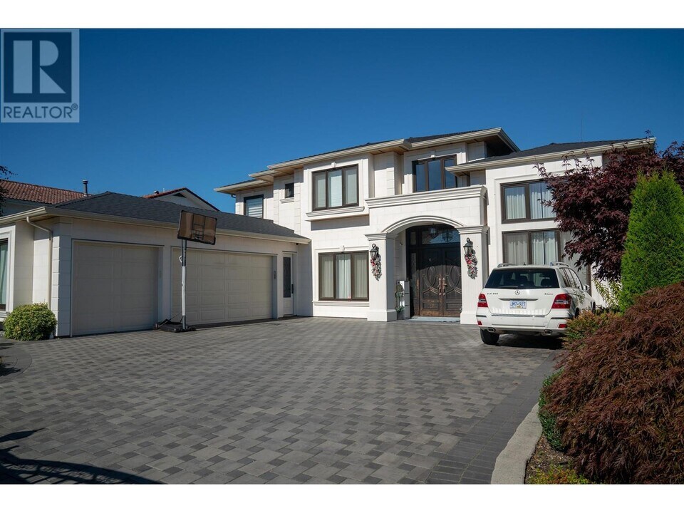 47XX Cabot Dr in Richmond, BC - Building Photo