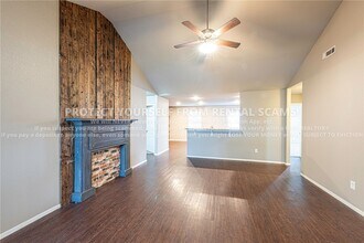 1336 S Splash Dr in Fayetteville, AR - Building Photo - Building Photo