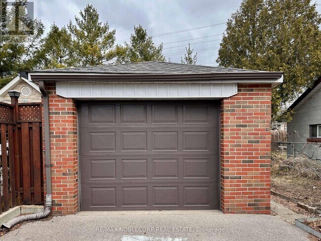 14 Brandon Ave in Toronto, ON - Building Photo - Building Photo