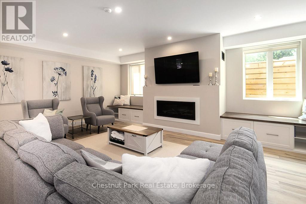 163 Alta Rd in Blue Mountains, ON - Building Photo