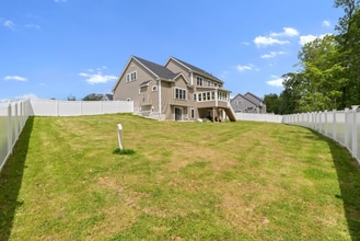 11 St Paul Ln in Westford, MA - Building Photo - Building Photo
