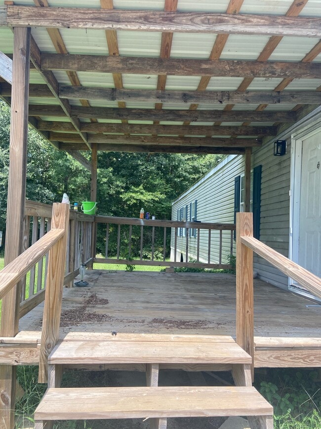 property at 697 LA-3033