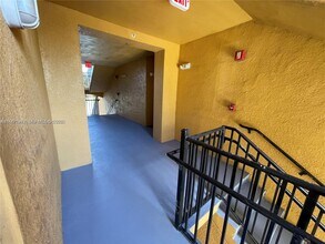 2301 W Preserve Way in Miramar, FL - Foto de edificio - Building Photo