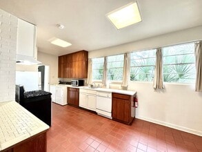 1280 Stanford Ave in Baton Rouge, LA - Building Photo - Building Photo