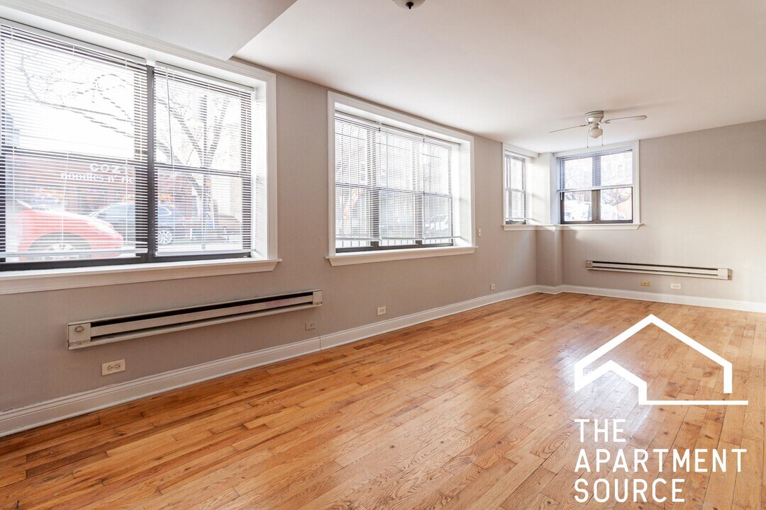 3451 N Sheffield Ave in Chicago, IL - Building Photo