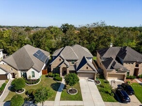5822 Crawford Hill Ln in Sugar Land, TX - Building Photo - Building Photo