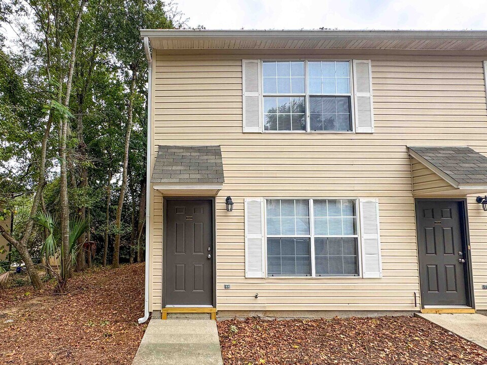 1921 Larette Dr in Tallahassee, FL - Building Photo