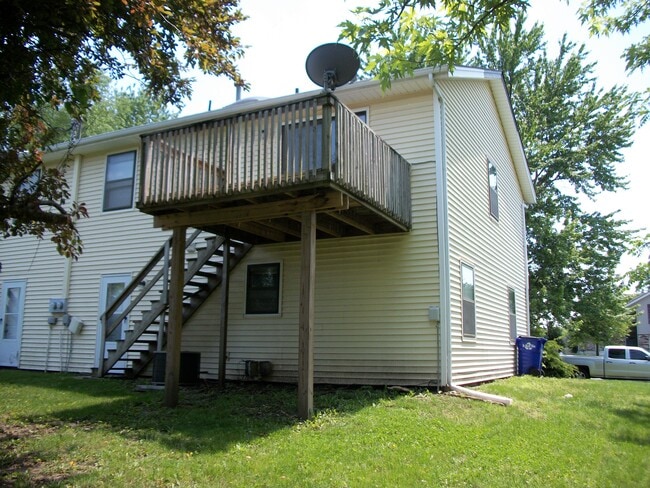 1140 E Johnston St in Olathe, KS - Foto de edificio - Building Photo