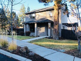 20000 Sorrento Pl in Bend, OR - Building Photo