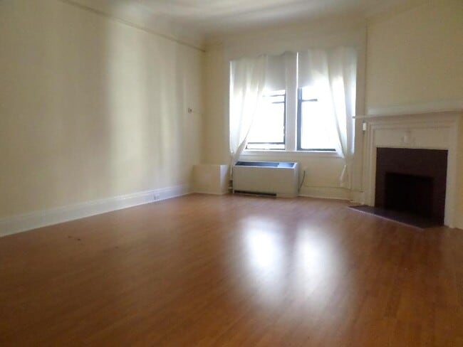 62 Boylston St, Unit 607 in Boston, MA - Building Photo - Building Photo