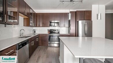 825 Usener St, Unit 741 in Houston, TX - Building Photo - Building Photo