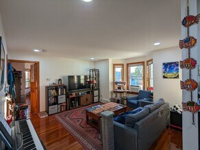 89 Newton St in Somerville, MA - Building Photo - Building Photo