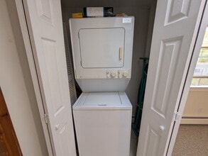 21 Holbrook Rd, Unit 2nd in Seymour, CT - Building Photo - Building Photo