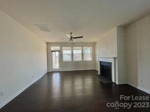 12813 Heath Grove Dr in Huntersville, NC - Building Photo - Building Photo