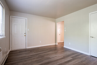 Madison Terrace Apartments in Hopewell, VA - Foto de edificio - Interior Photo