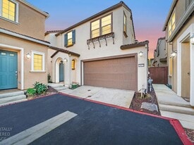10523 Tenor Way in Elk Grove, CA - Building Photo
