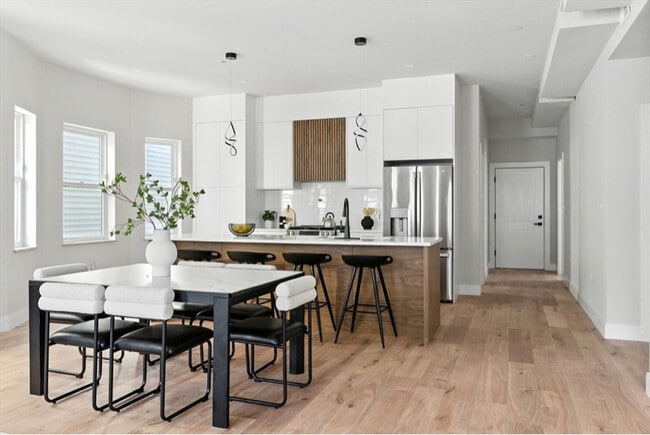 34 Woodford St in Boston, MA - Foto de edificio - Building Photo