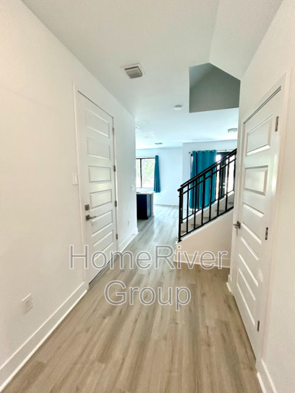 8707 Palm Ranches Pl in Tampa, FL - Building Photo - Building Photo