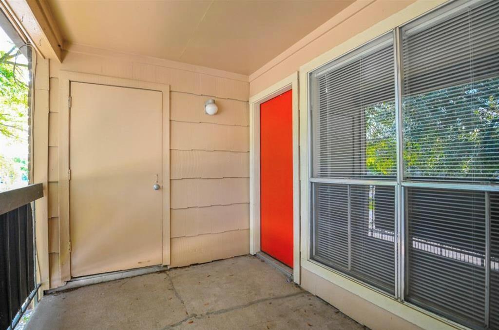 8201 Richmond Ave. in Houston, TX - Foto de edificio