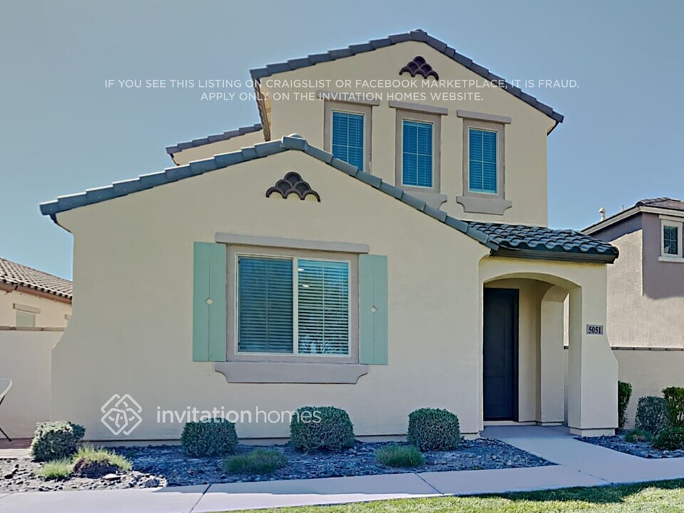 5051 S Turbine in Mesa, AZ - Building Photo
