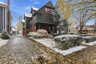 98 Barrington St in Rochester, NY - Building Photo