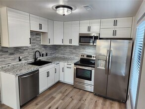 9 Holly Dr in Bentonville, AR - Building Photo - Building Photo