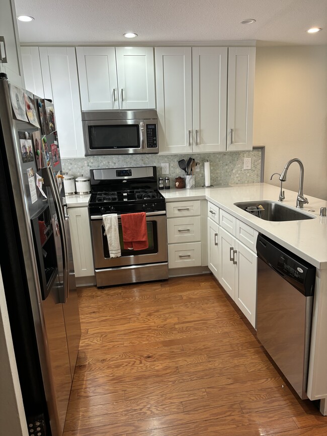 10926 Bluffside Dr in Studio City, CA - Building Photo - Building Photo