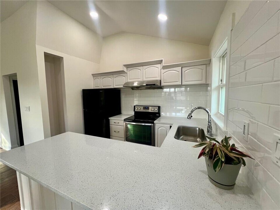 470 Barnes Mill Dr in Marietta, GA - Building Photo