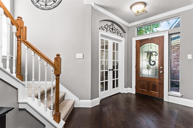property at 2 Hollow Glen Pl