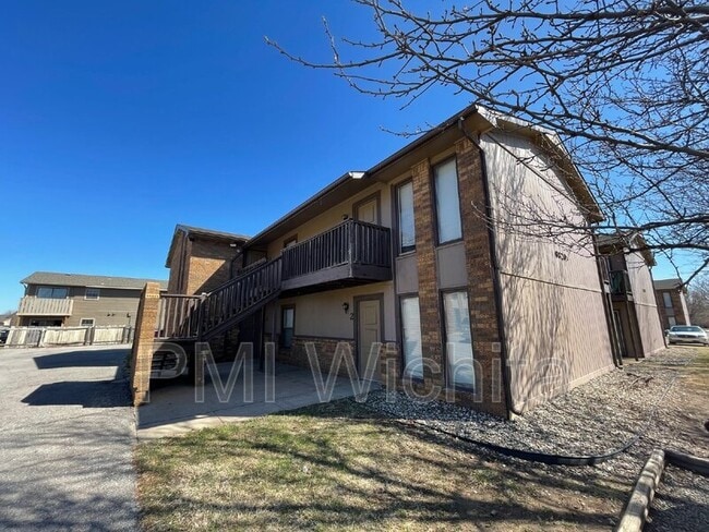 property at 6820 W Par Ln