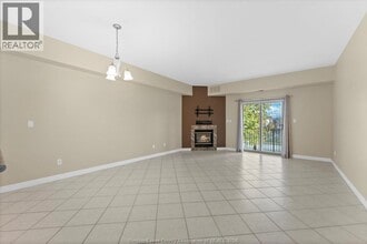 5995 Ellis St in Lasalle, ON - Building Photo - Building Photo