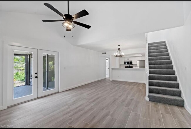 6213 Timberwood Cir, Unit 129 in Ft. Myers, FL - Foto de edificio - Building Photo