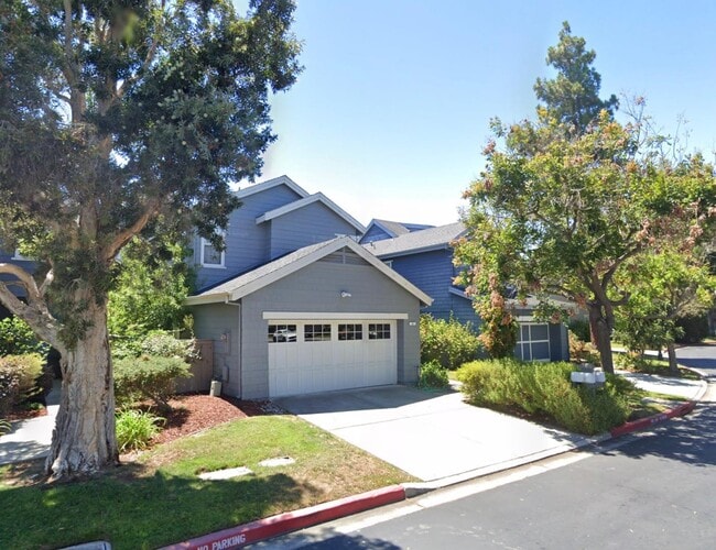 6 Dockside Cir in Redwood City, CA - Building Photo - Building Photo