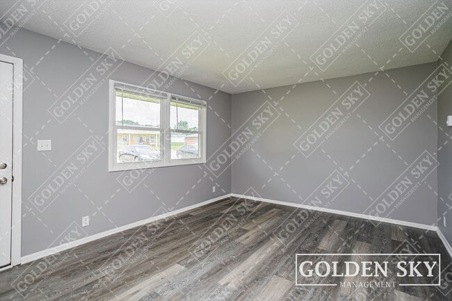 210 S Keystone Cir in Muncie, IN - Building Photo - Building Photo