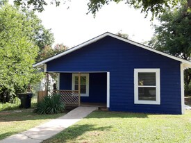1304 W Walnut Ave in Duncan, OK - Building Photo