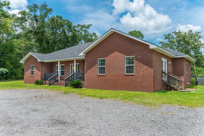 3407 Helms Farm Rd in Laurel Hill, FL - Building Photo - Building Photo