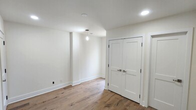 909 S 12th St in Philadelphia, PA - Building Photo - Building Photo
