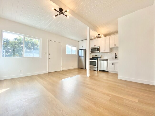 1809 W 24th St in Los Angeles, CA - Foto de edificio - Building Photo