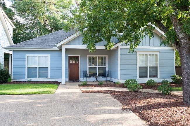 property at 125 Camden Pl