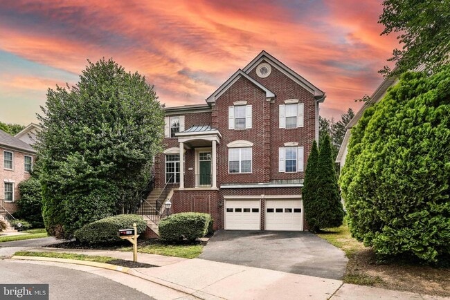 property at 3105 White Daisy Pl