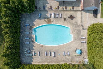 Apple Ridge Apartments - Livonia, MI in Livonia, MI - Foto de edificio - Building Photo