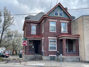 1565 Chase Ave in Cincinnati, OH - Building Photo - Building Photo